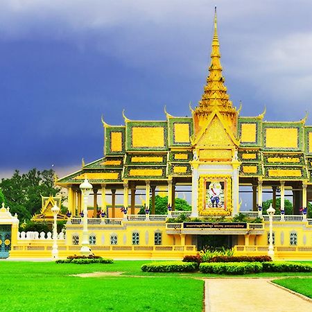 Hotel Luxury World 프놈펜 외부 사진