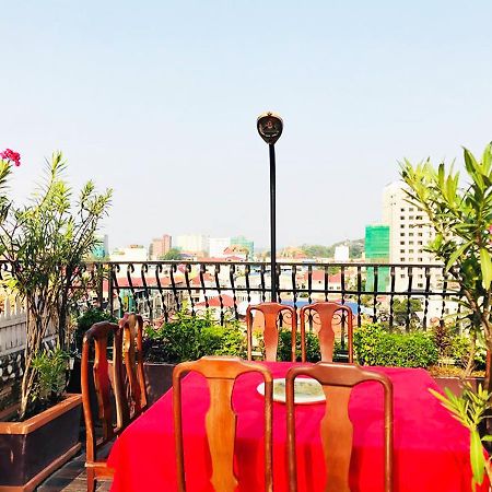 Hotel Luxury World 프놈펜 외부 사진