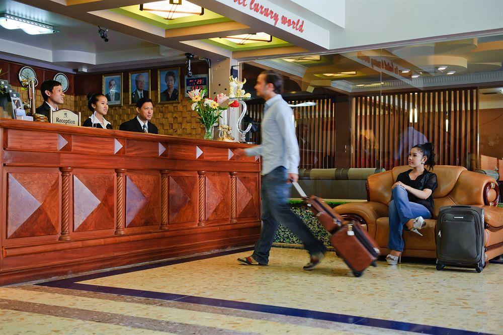 Hotel Luxury World 프놈펜 외부 사진