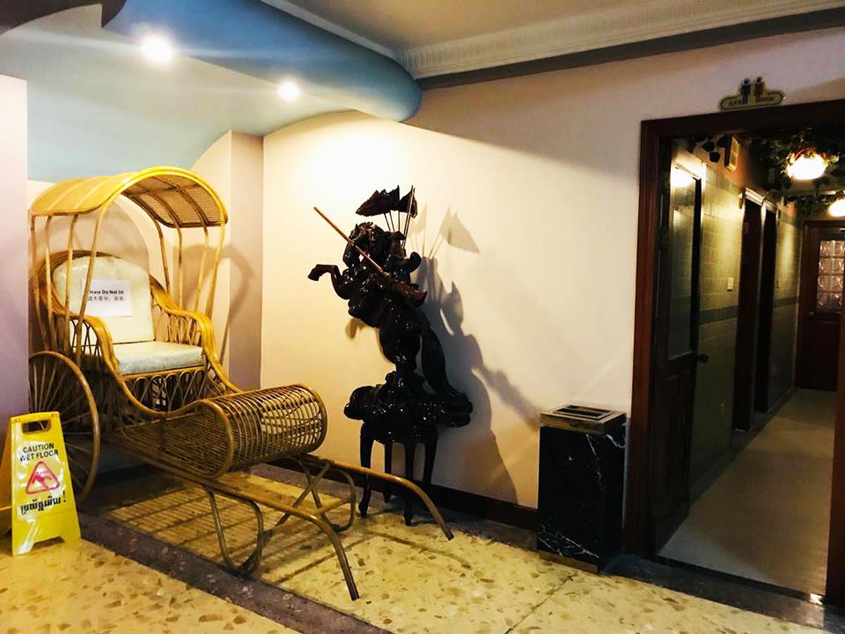 Hotel Luxury World 프놈펜 외부 사진