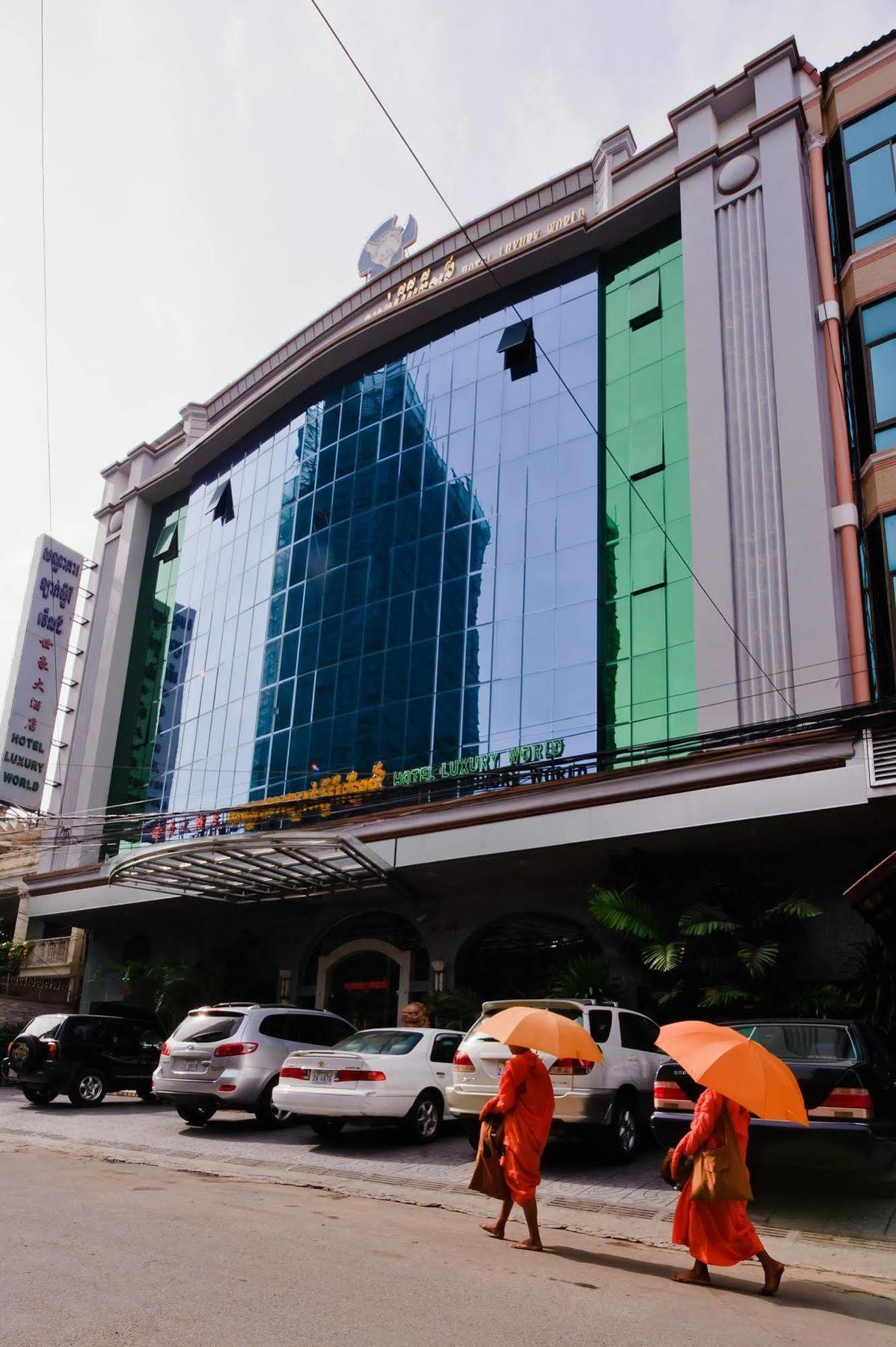 Hotel Luxury World 프놈펜 외부 사진
